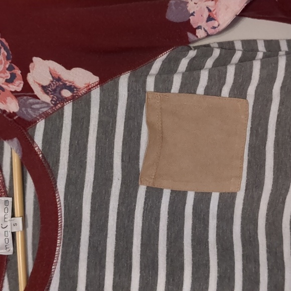 Mixed pattern top - Picture 2 of 3